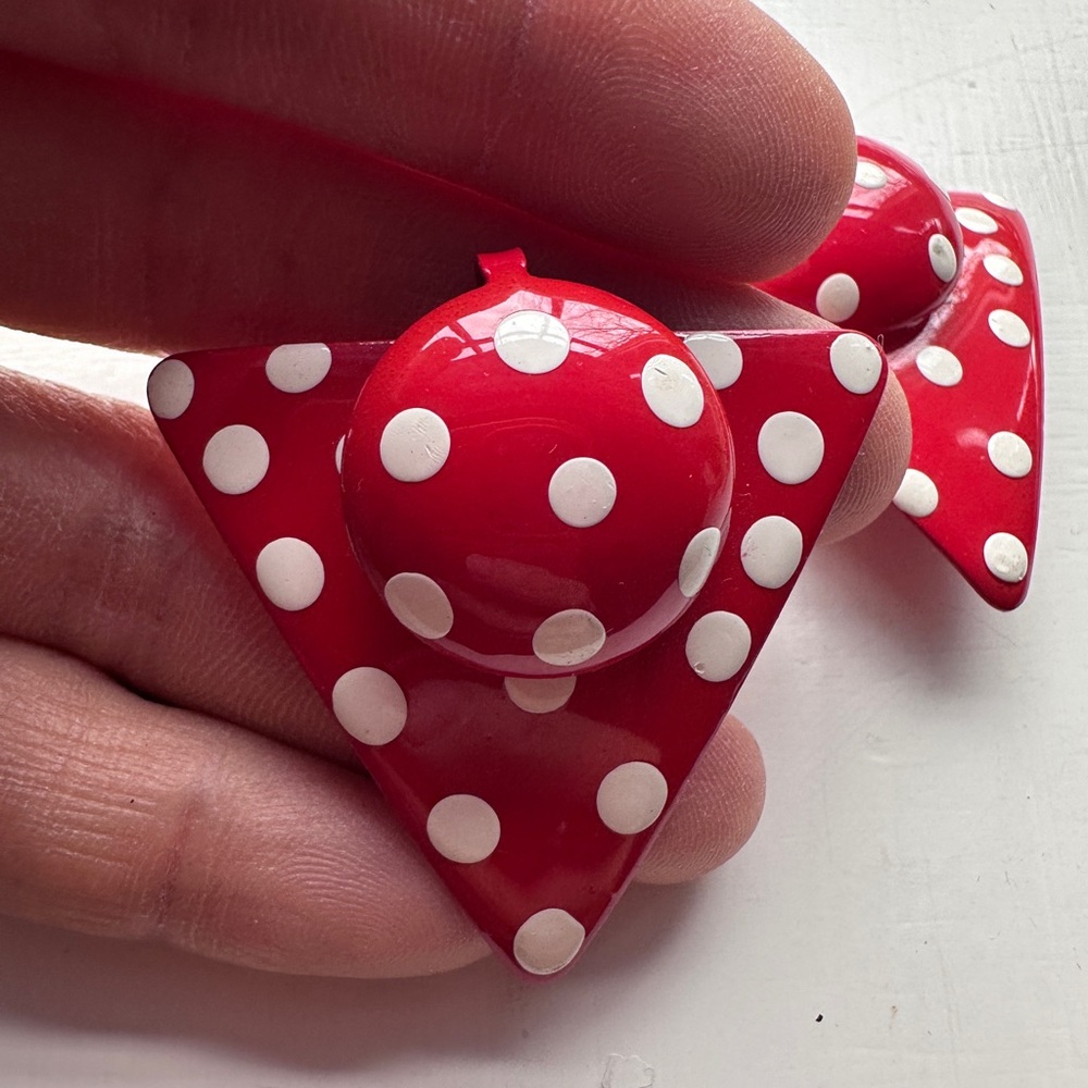 Vtg 80s 90s oversized funky Red white Polka Dot Clip-ons earrings triangle - Picture 10 of 10